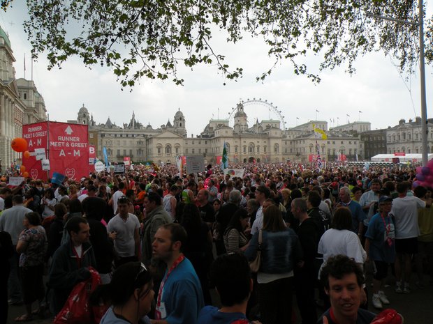  foule nombreuse pour accueillir les marathoniens